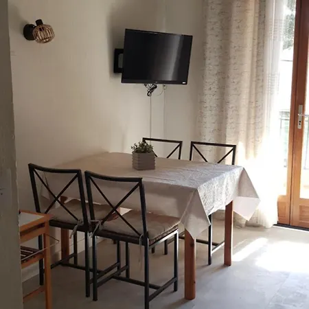 Appartement Duplex Climatise A 50 Metres De La Des Lecques *